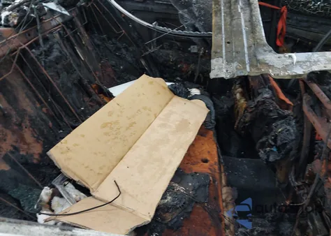 2011 Mercedes-Benz C 300 Sport z USA, uszkodzony, nr VIN WDDGF5EBXBA499803